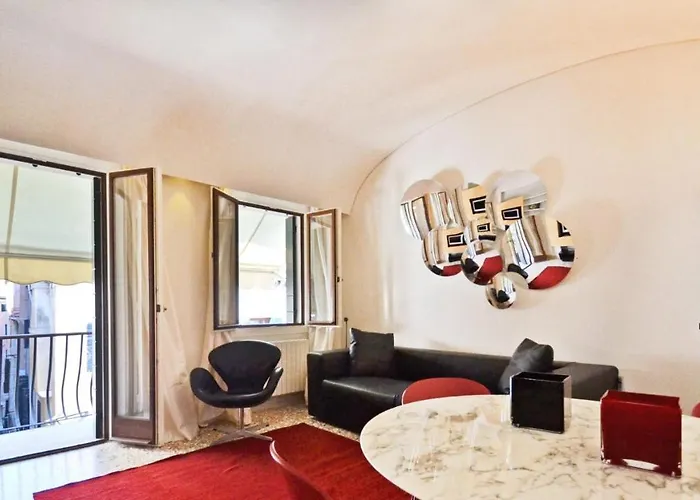 Apartment Ai Bareteri Luxury Canal View *