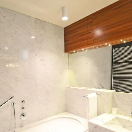 Ai Bareteri Luxury Canal View Apartment *