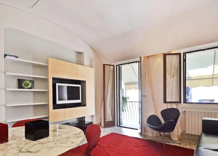 Ai Bareteri Luxury Canal View Apartament *