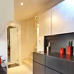 דירה Ai Bareteri Luxury Canal View ונציה