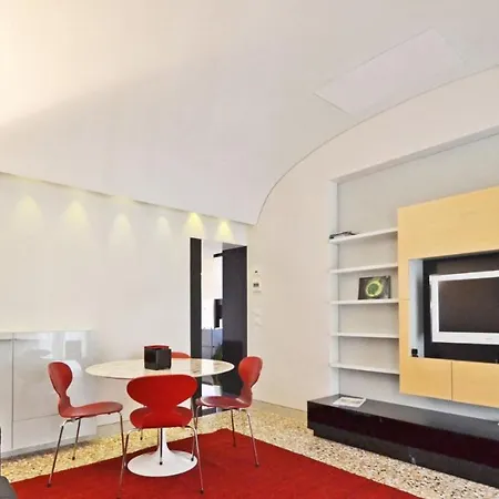Ai Bareteri Luxury Canal View Апартаменты Венеция