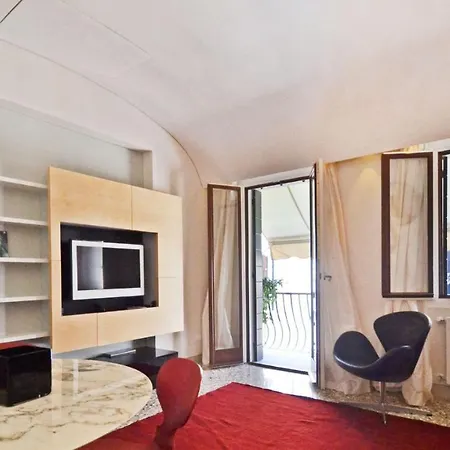 Ai Bareteri Luxury Canal View Апартаменты *